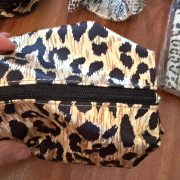 NWT Chicos 5 piece animal print cheetah leopard print make up bag gift set jewel - Picture 4 of 6